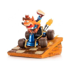 Figure first 4 figures crash team racing nitro - fueled crash en un kart