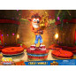 First 4 figures standard estatua 52 cm crash team racing nitro - fueled crash (winner)