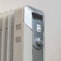 Cecotec 05880 stufetta elettrica Interno Bianco 1500 W Riscaldatore ambiente elettrico a olio