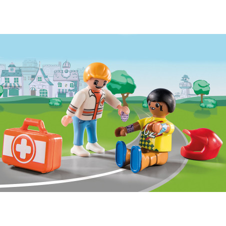 Playmobil  duck on call accion ambulancia ayuda al piloto de carreras