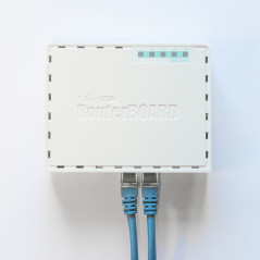Mikrotik RB750GR3 router cablato Gigabit Ethernet Turchese, Bianco